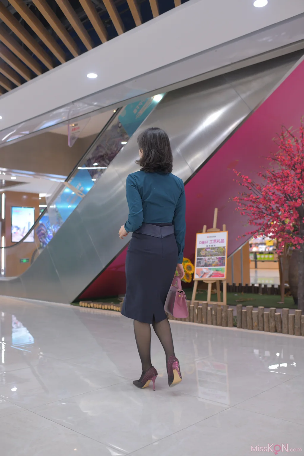 [精选街拍作品] MJ-015_ 一个人生活 丝袜 短裙