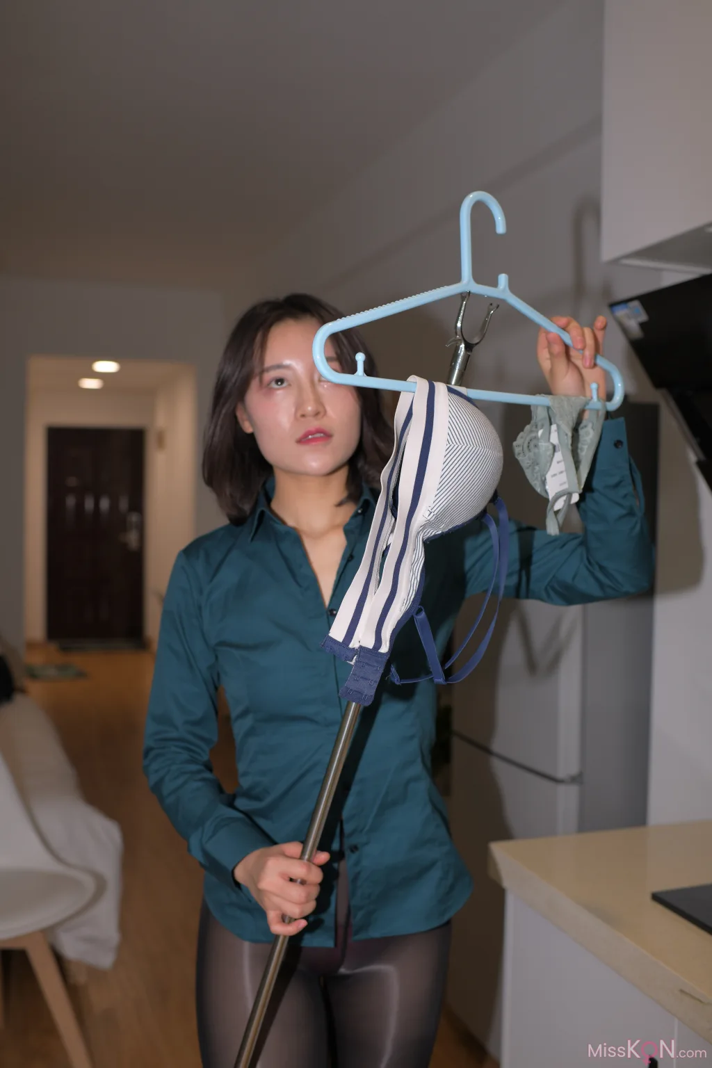 [精选街拍作品] MJ-015_ 一个人生活 丝袜 短裙