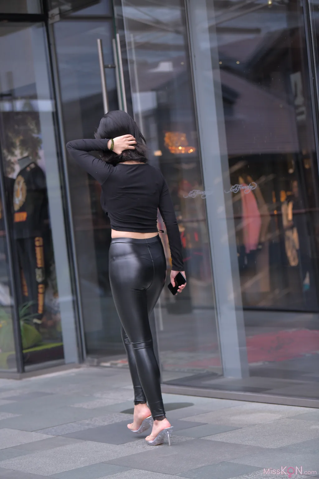 [精选街拍作品] MJ-018_ 揣测 皮裤