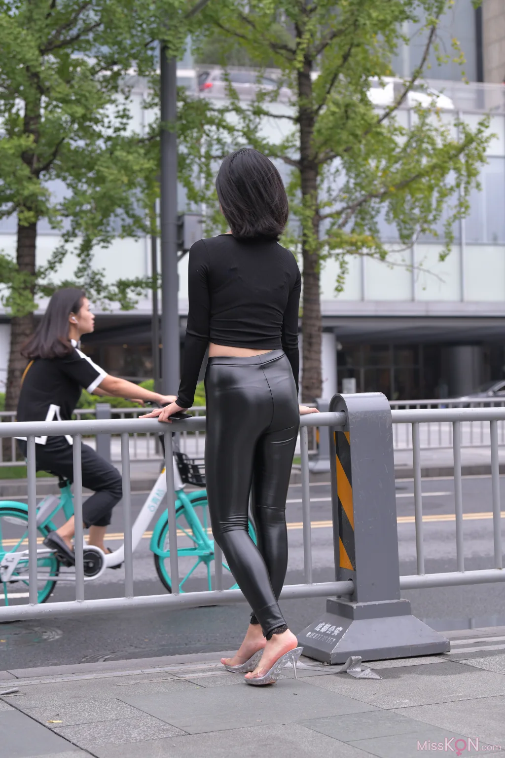 [精选街拍作品] MJ-018_ 揣测 皮裤