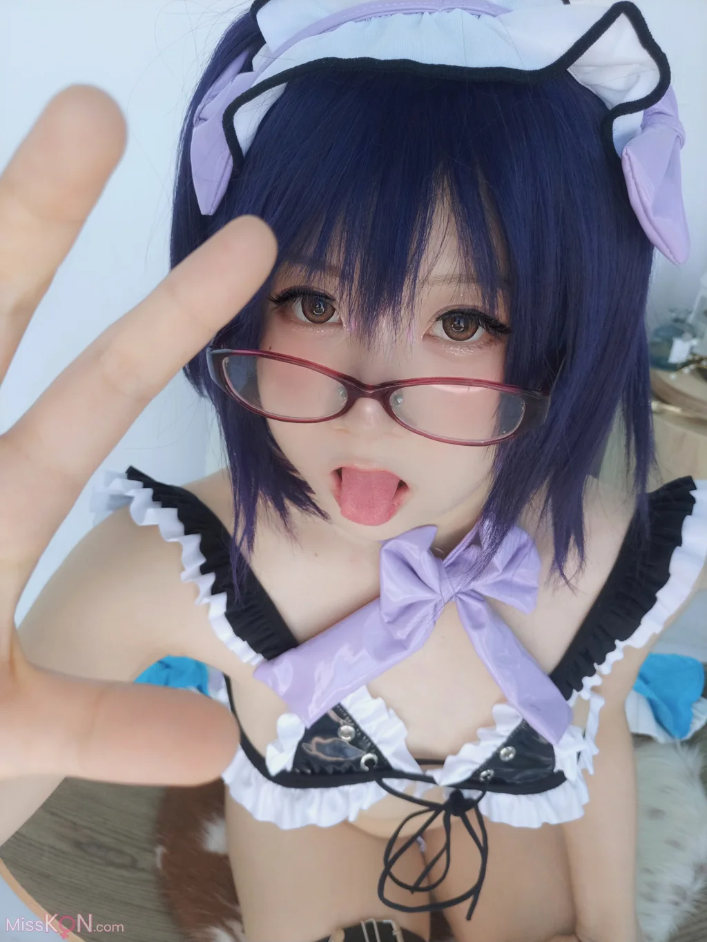 Coser@摇摇乐yoyo_ 紫色女仆比基尼