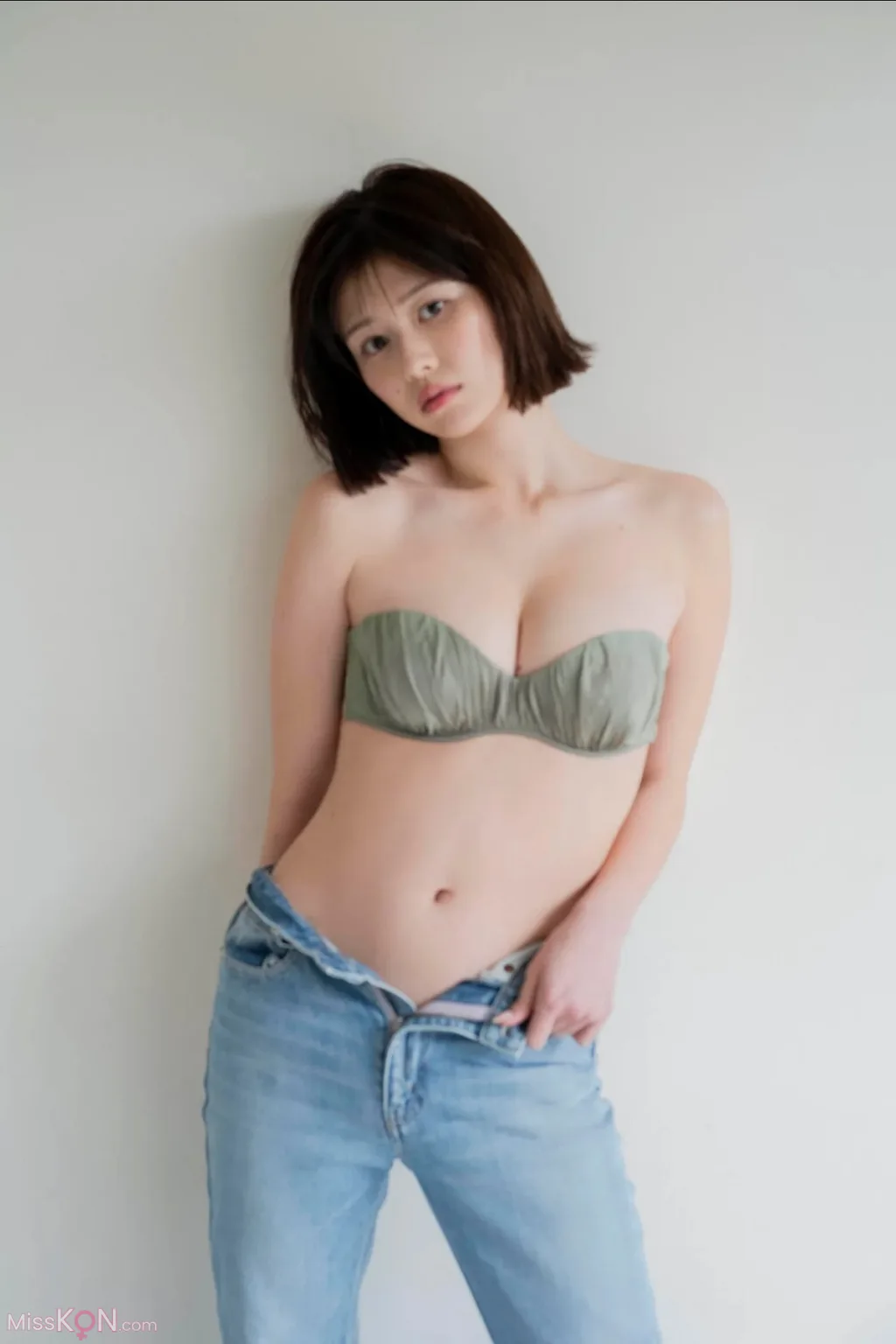 Yuzuha Saeki (冴木柚葉)_ FRIDAY Monthly Girl 047 完全未発表100カット