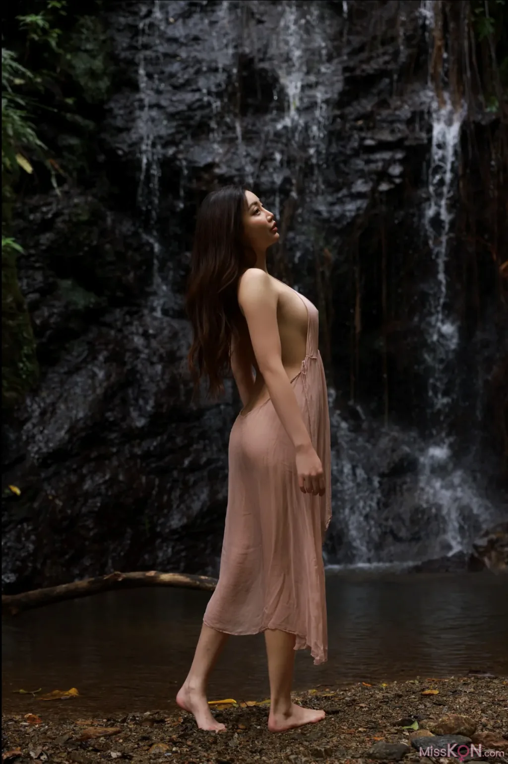 Miho Abe (あべみほ)_ FRIDAY GOLD 衝撃の初ヘアヌード!!