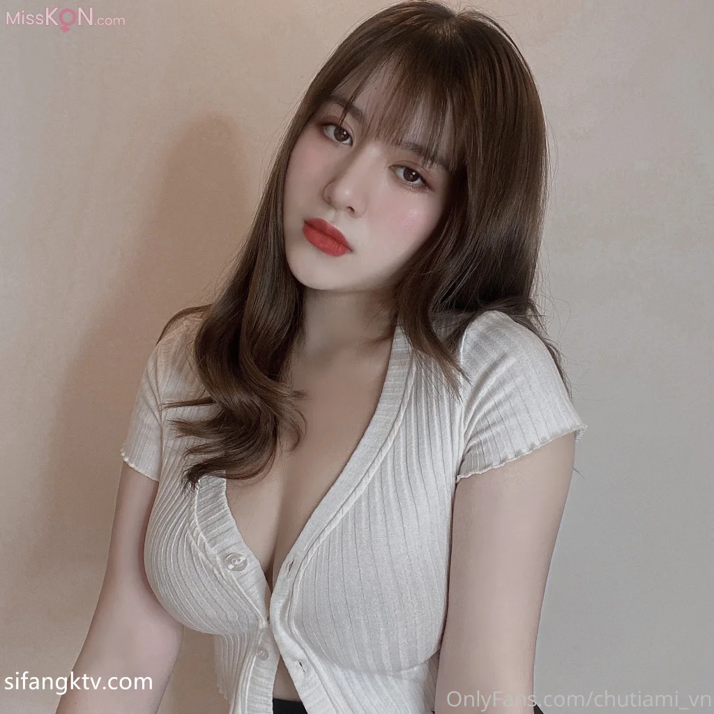 chutiami_ Onlyfans 高颜值极品爆乳女神私拍 各种情趣内衣制服诱惑 37 chutiami_ Onlyfans 高颜值极品爆乳女神私拍 各种情趣内衣制服诱惑