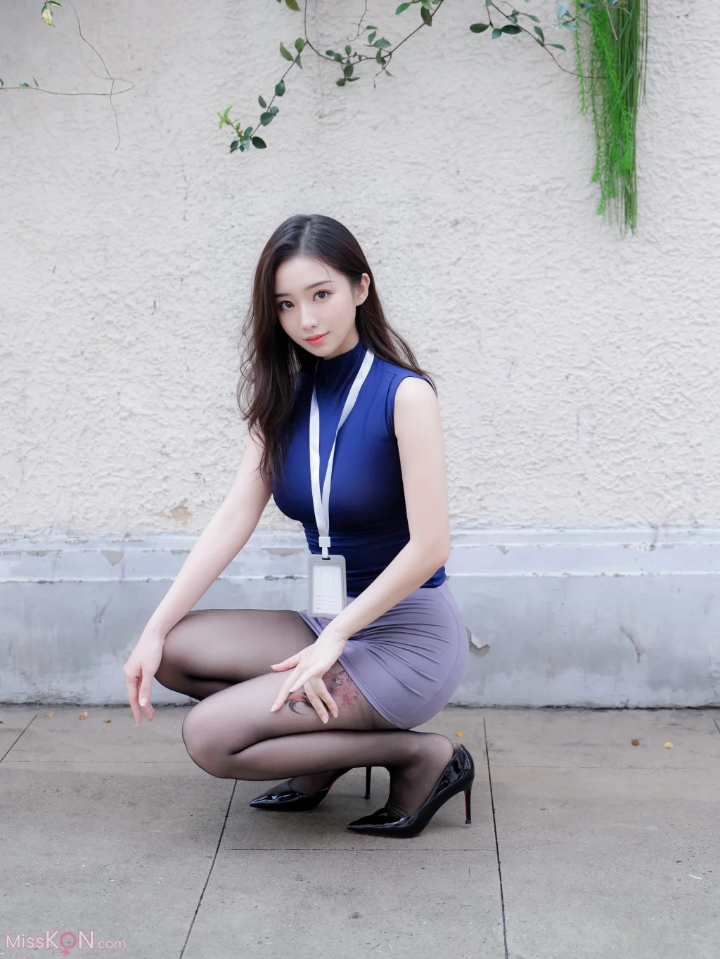 [XR Uncensored] 楠芝_ R18 秀人网模特 新人首秀 极品OL制服黑丝