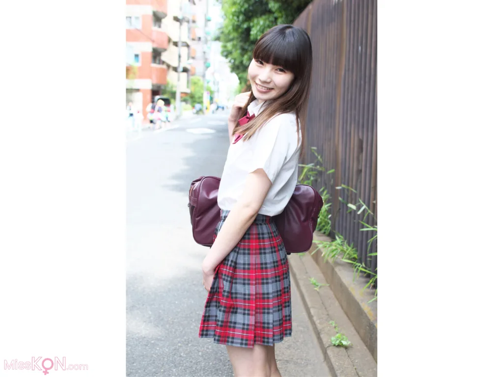 Minami Matsushita (松下みな実)_ ギリギリ★あいどる倶楽部 デジタル写真集 (ピンク倶楽部)