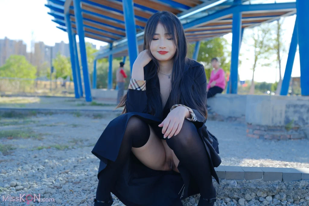 [Private Photoshoot] 小泽_ 黑丝御姐 户外露出