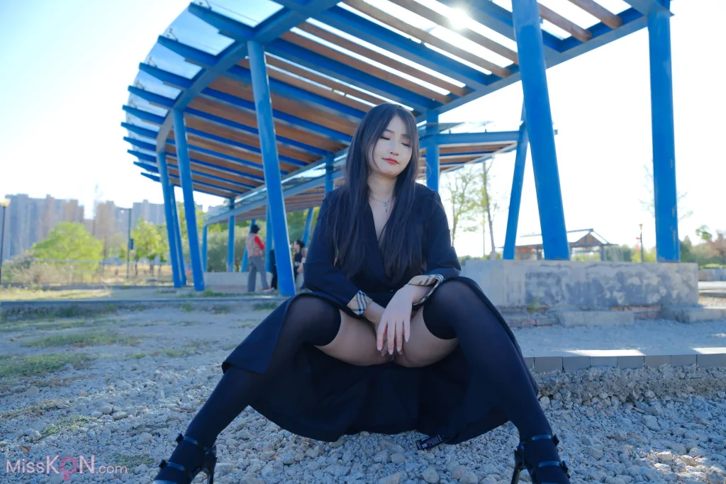 [Private Photoshoot] 小泽_ 黑丝御姐 户外露出