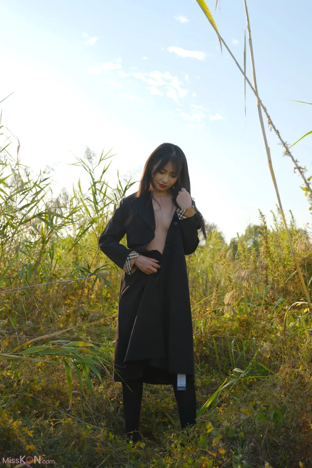 [Private Photoshoot] 小泽_ 黑丝御姐 户外露出