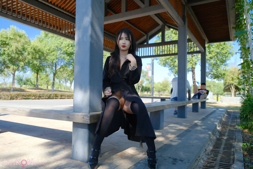 [Private Photoshoot] 小泽_ 黑丝御姐 户外露出