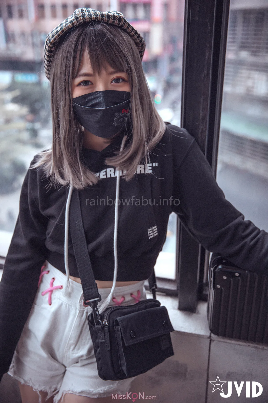 [JVID] 卯咪_ 纖細身材完美的腰身天使的外表隱藏不了內心的工口平常沒拍照的她兼職做片場修片師