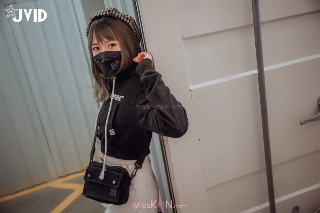 [JVID] 卯咪_ 纖細身材完美的腰身天使的外表隱藏不了內心的工口平常沒拍照的她兼職做片場修片師