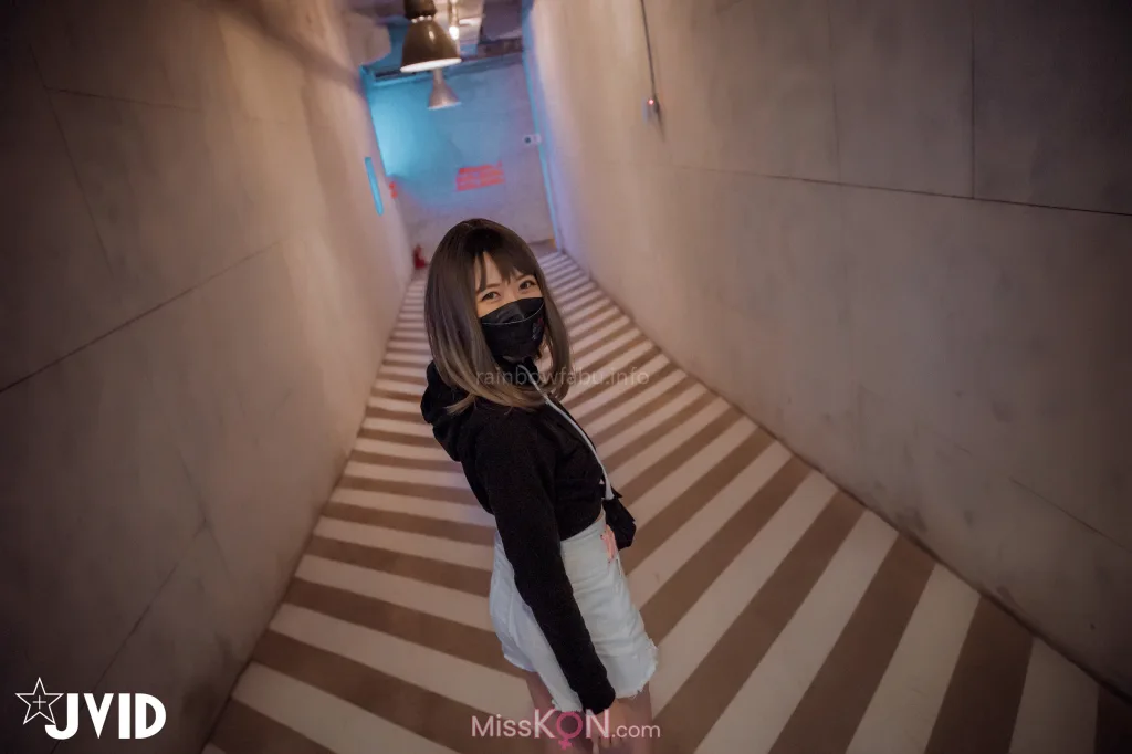 [JVID] 卯咪_ 纖細身材完美的腰身天使的外表隱藏不了內心的工口平常沒拍照的她兼職做片場修片師