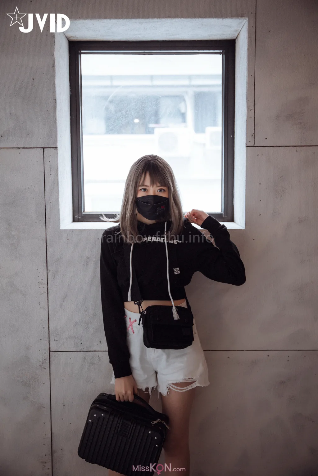 [JVID] 卯咪_ 纖細身材完美的腰身天使的外表隱藏不了內心的工口平常沒拍照的她兼職做片場修片師