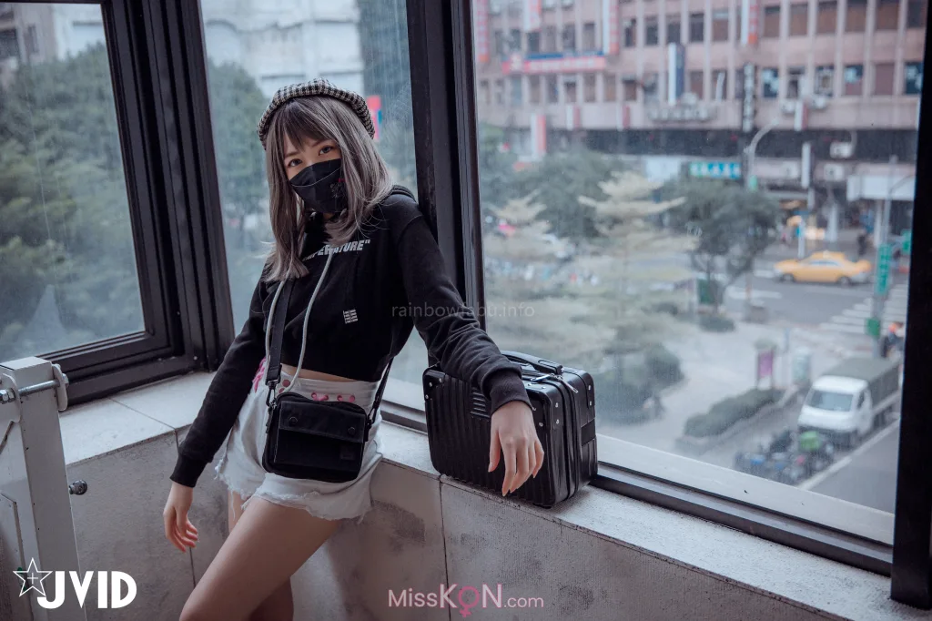 [JVID] 卯咪_ 纖細身材完美的腰身天使的外表隱藏不了內心的工口平常沒拍照的她兼職做片場修片師