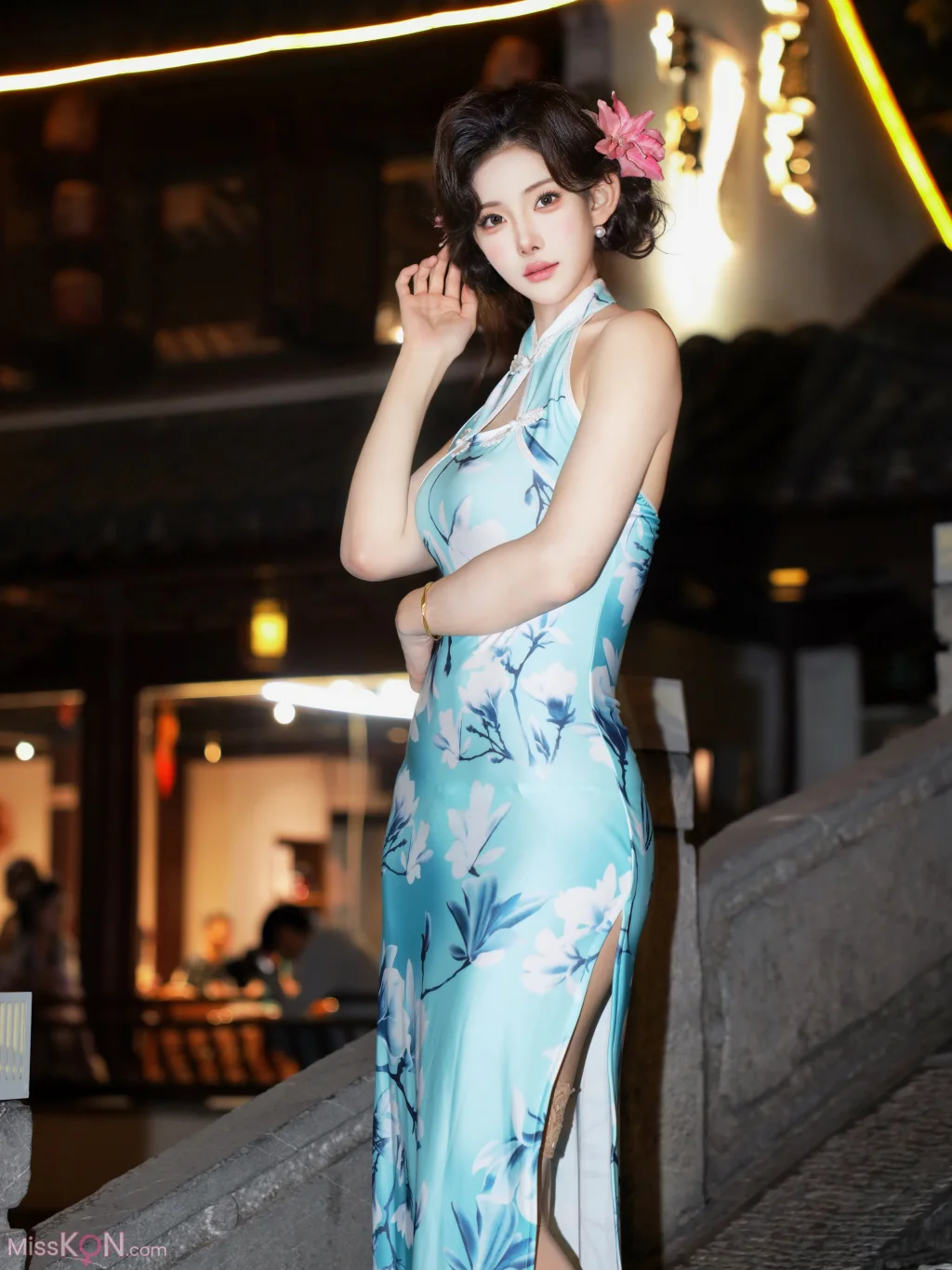 [XR Uncensored] 梨霜儿_ R18 秀人网模特 性感旗袍肉丝