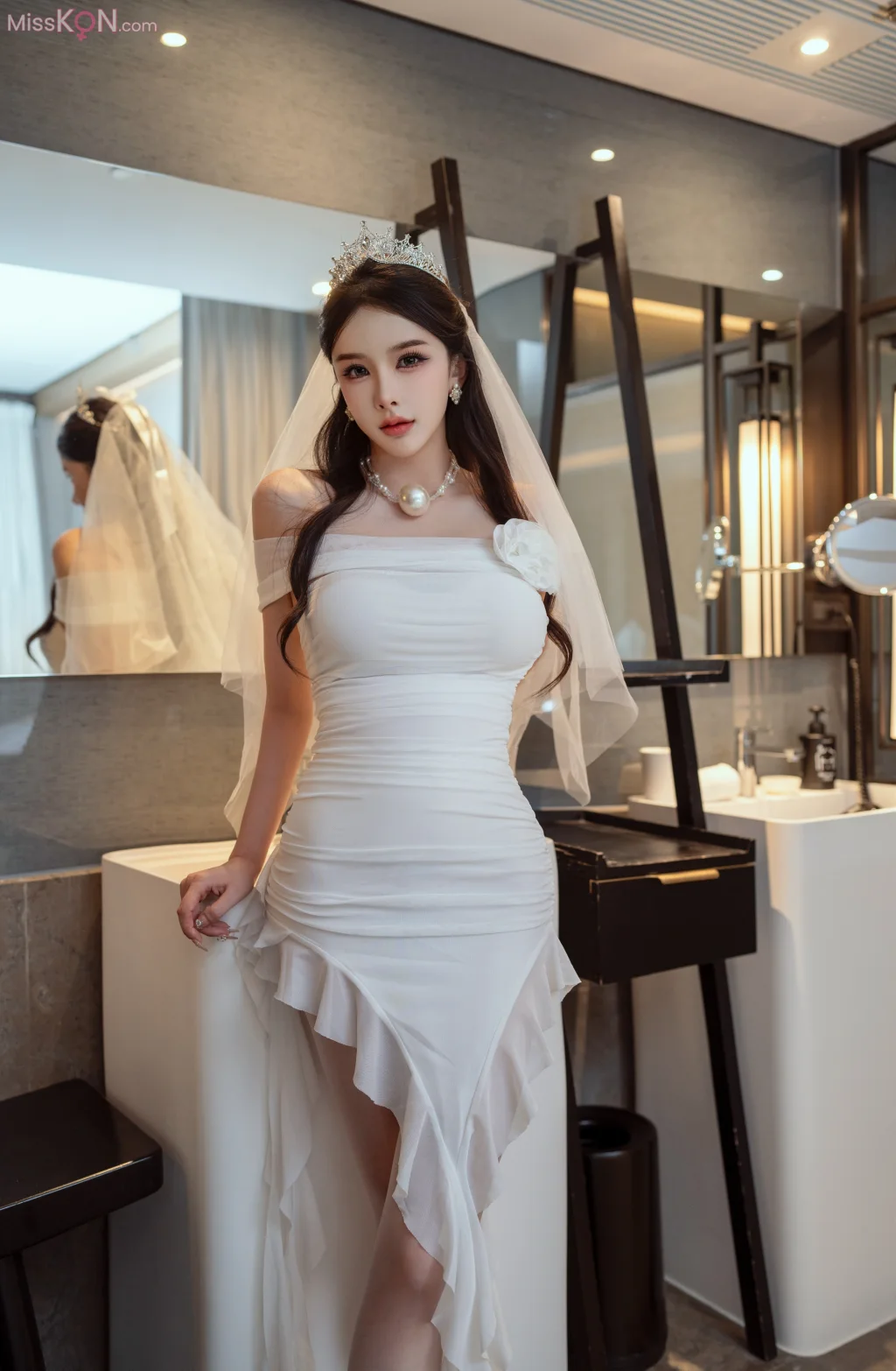 [XR Uncensored] Li Li Sha (李丽莎)_ R18 秀人网模特 在逃公主