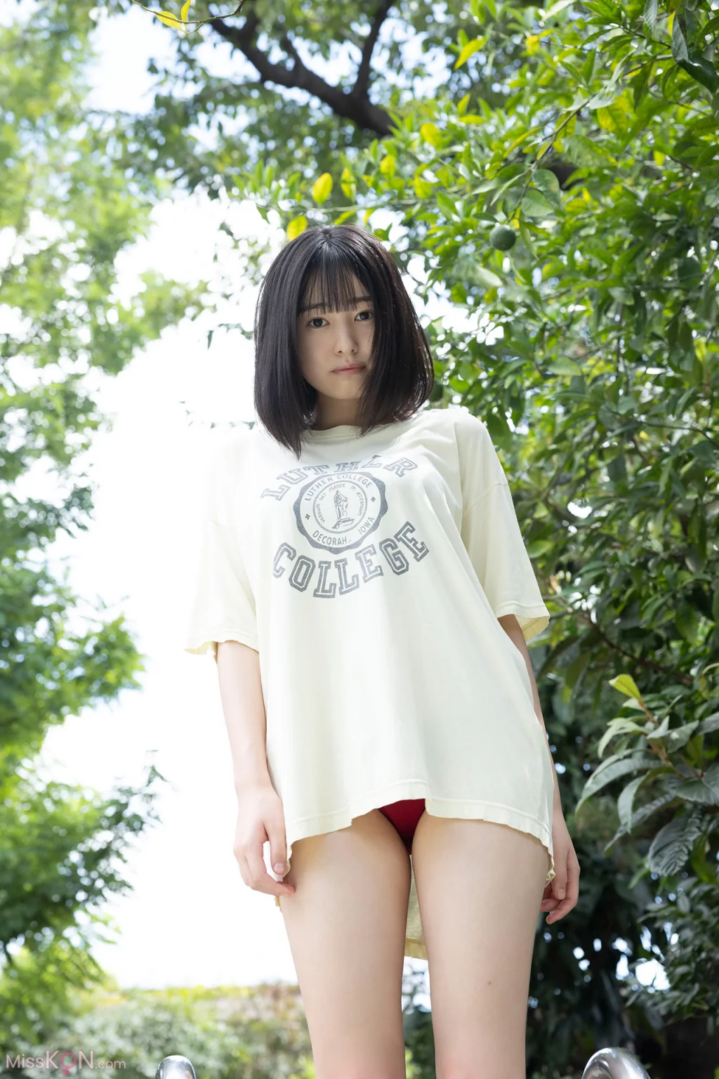 Miu Shirahama (白濱美兎)_ FLASHデジタル写真集 ちょっぴりオトナ