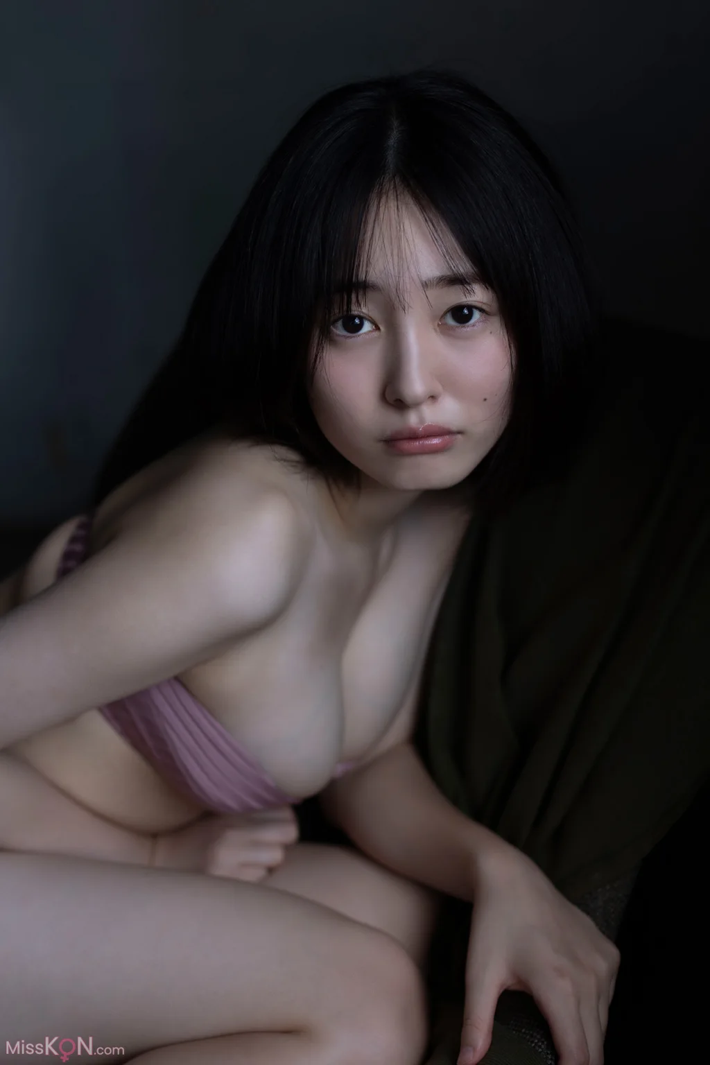 Miu Shirahama (白濱美兎)_ FLASHデジタル写真集 ちょっぴりオトナ