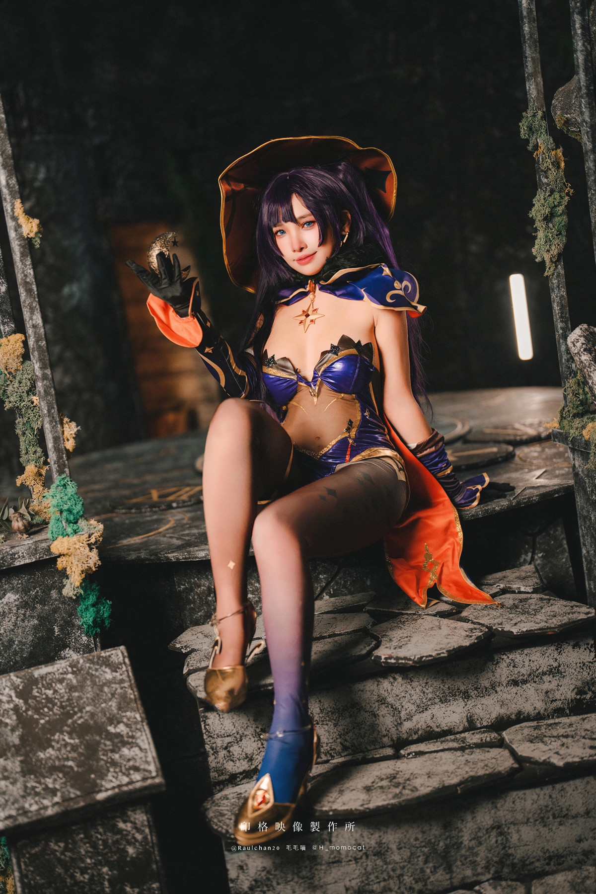 慕慕Momo, ヌード写真集 莫娜 Mona