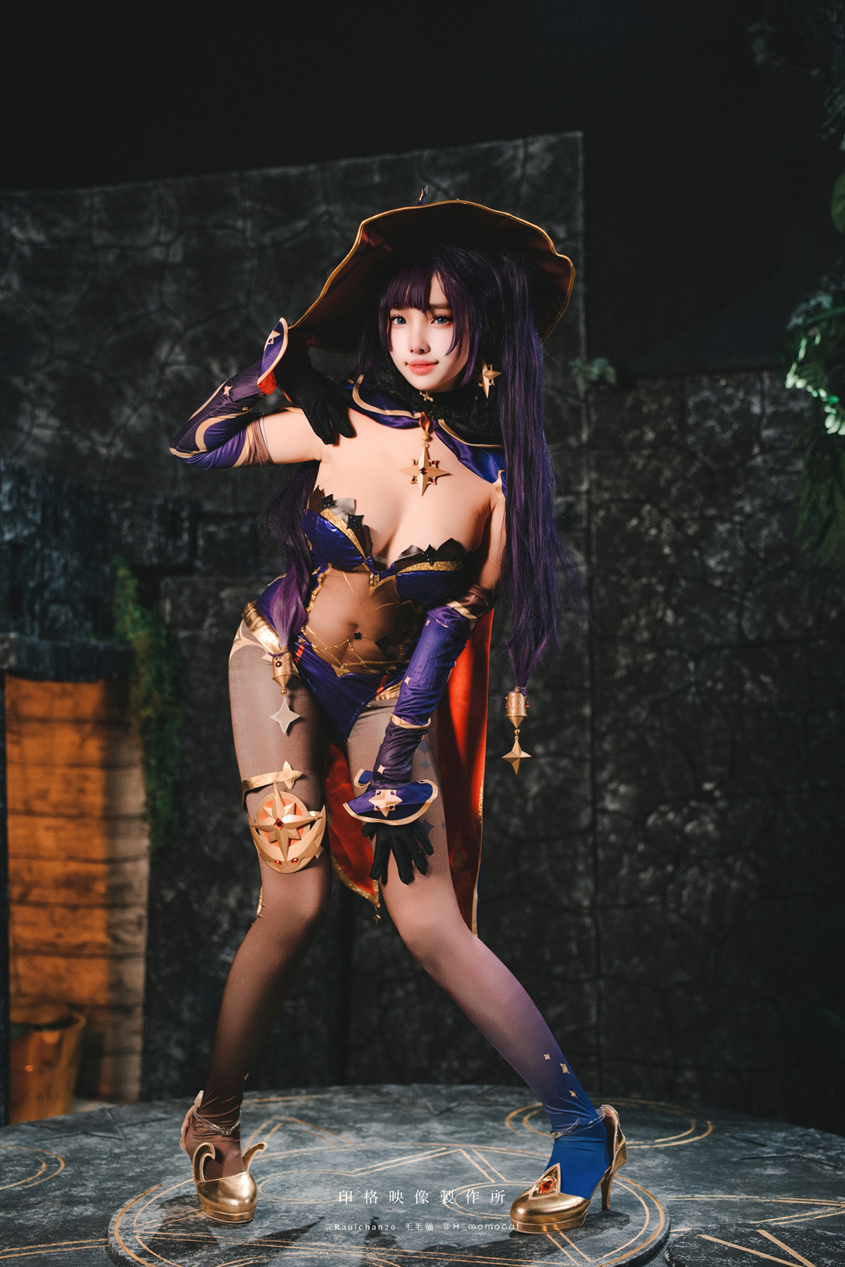 慕慕Momo, ヌード写真集 莫娜 Mona