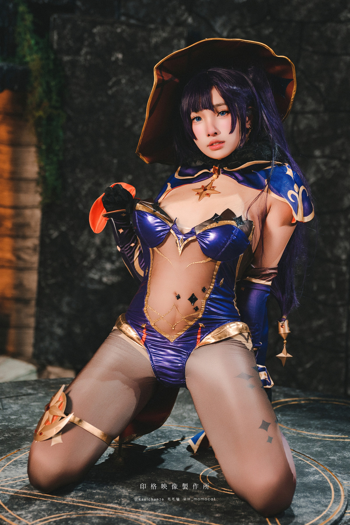 慕慕Momo, ヌード写真集 莫娜 Mona