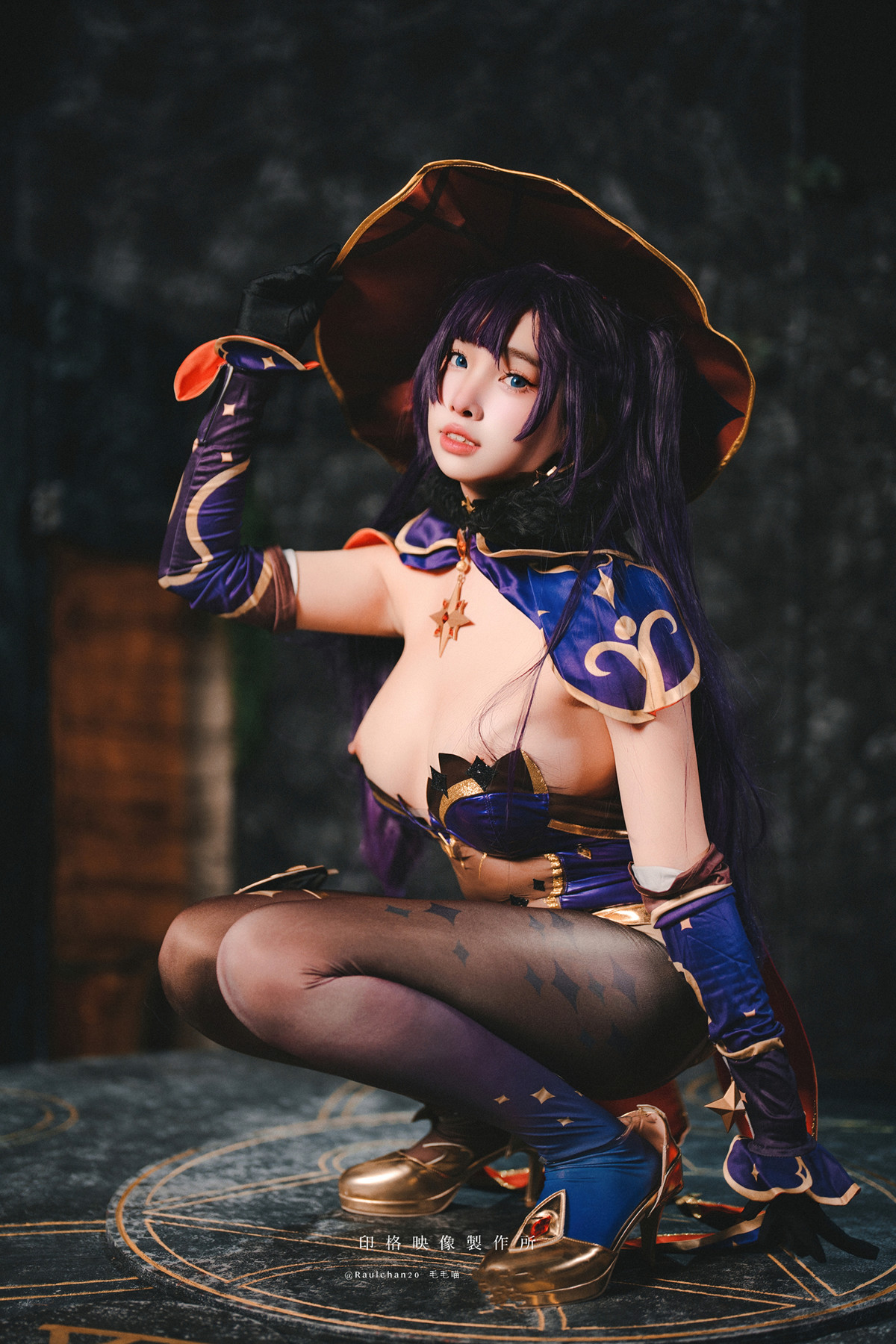 慕慕Momo, ヌード写真集 莫娜 Mona