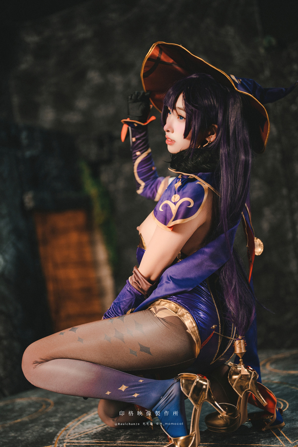 慕慕Momo, ヌード写真集 莫娜 Mona