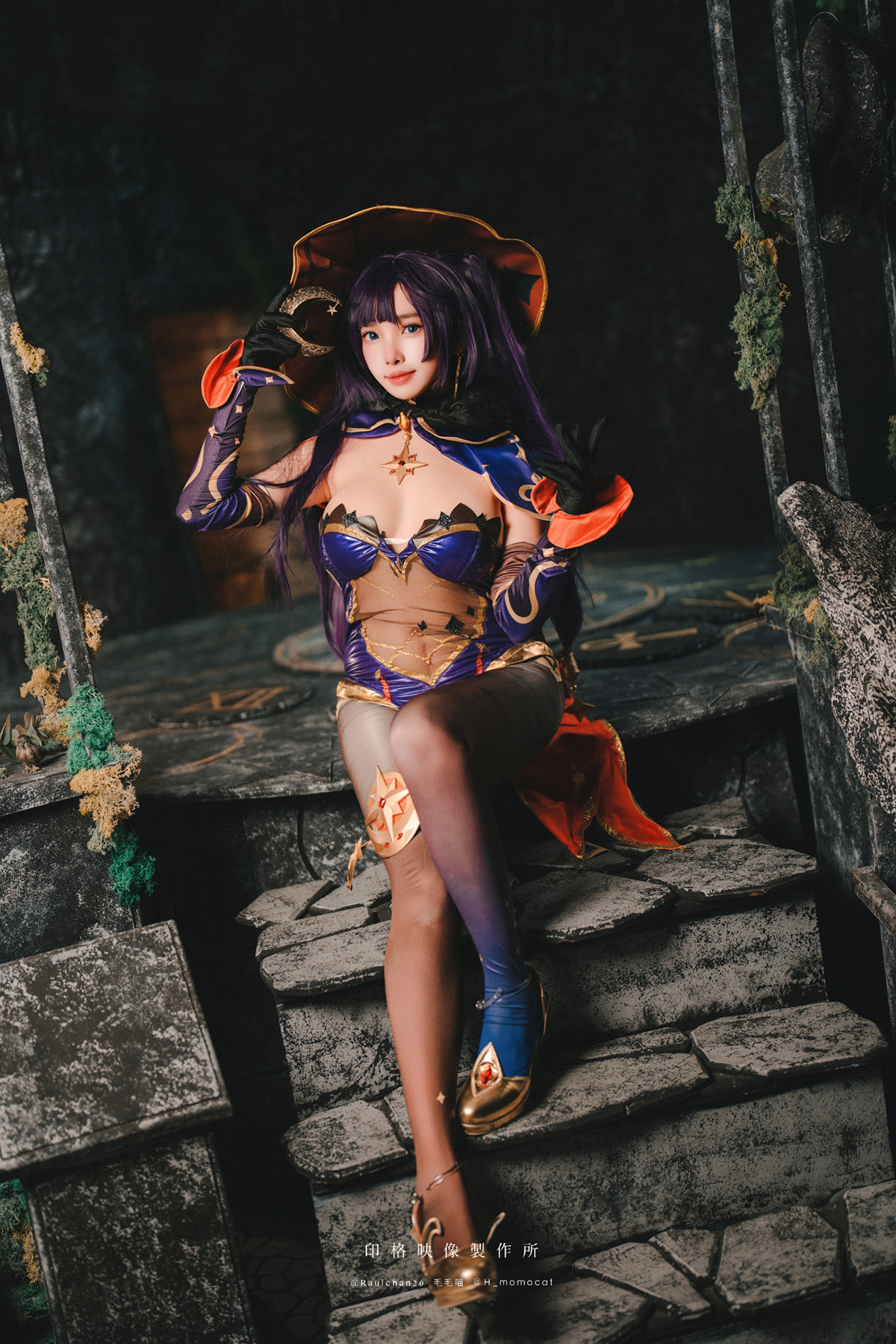 慕慕Momo, ヌード写真集 莫娜 Mona
