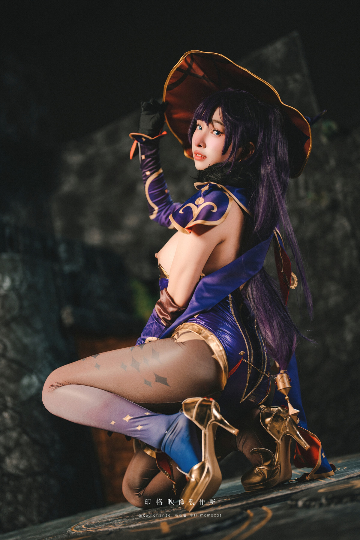 慕慕Momo, ヌード写真集 莫娜 Mona