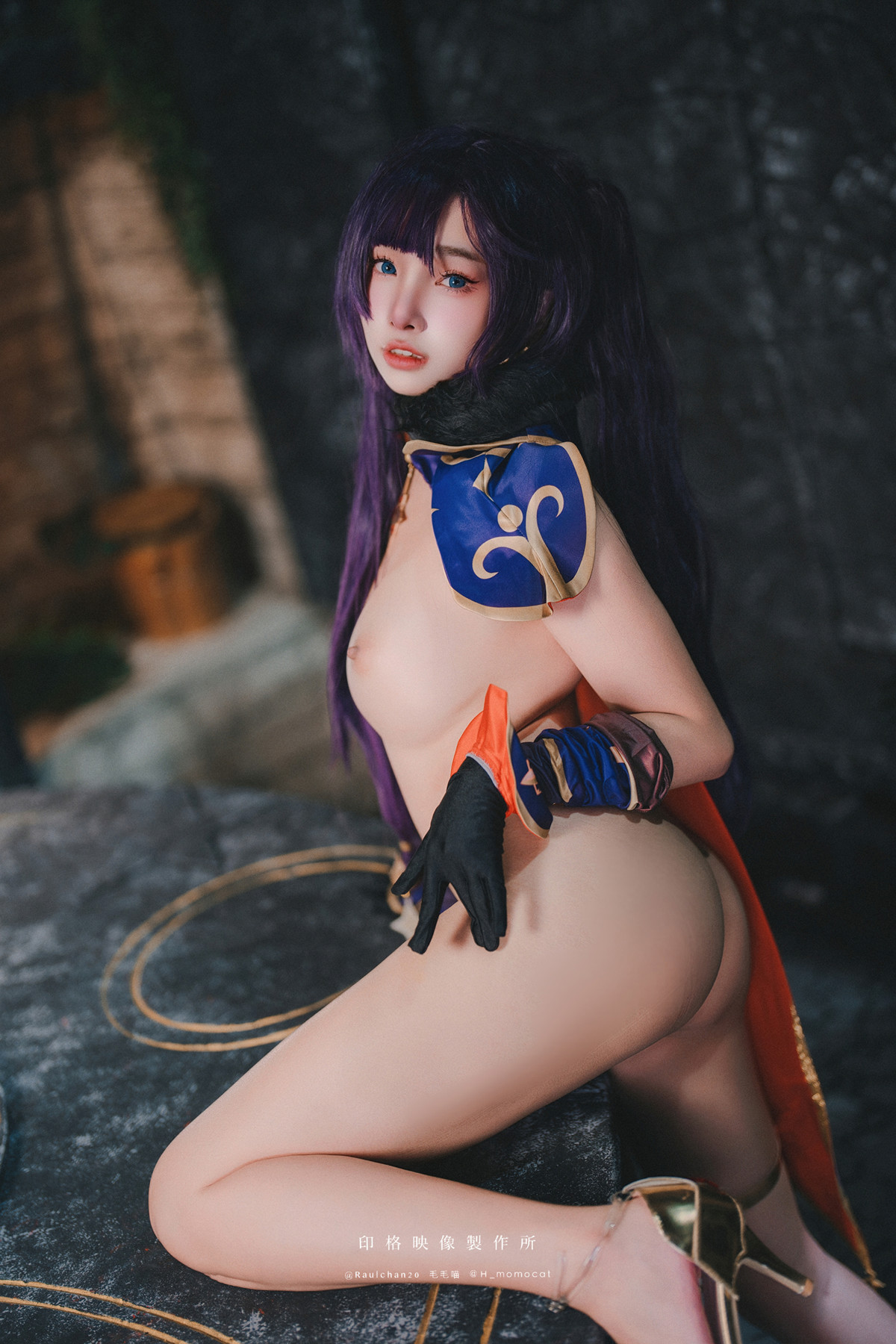 慕慕Momo, ヌード写真集 莫娜 Mona
