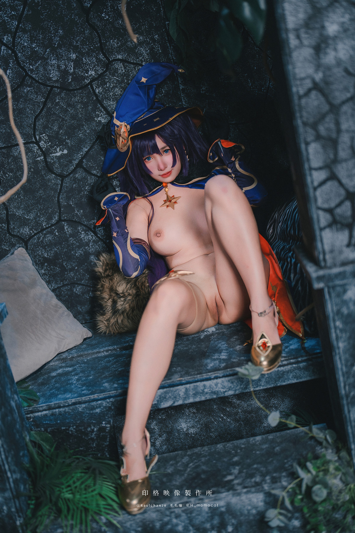 慕慕Momo, ヌード写真集 莫娜 Mona