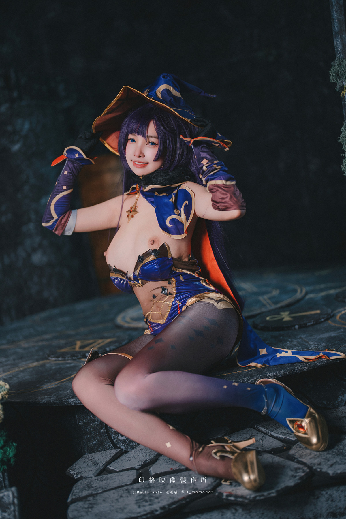 慕慕Momo, ヌード写真集 莫娜 Mona