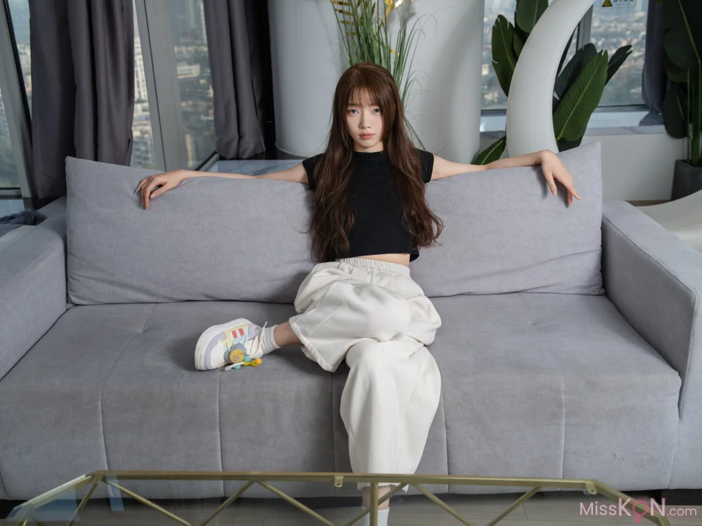 [Private Photoshoot] 潤潤_ 國模 175CM 大二校花級模特 大尺度 私拍 4K