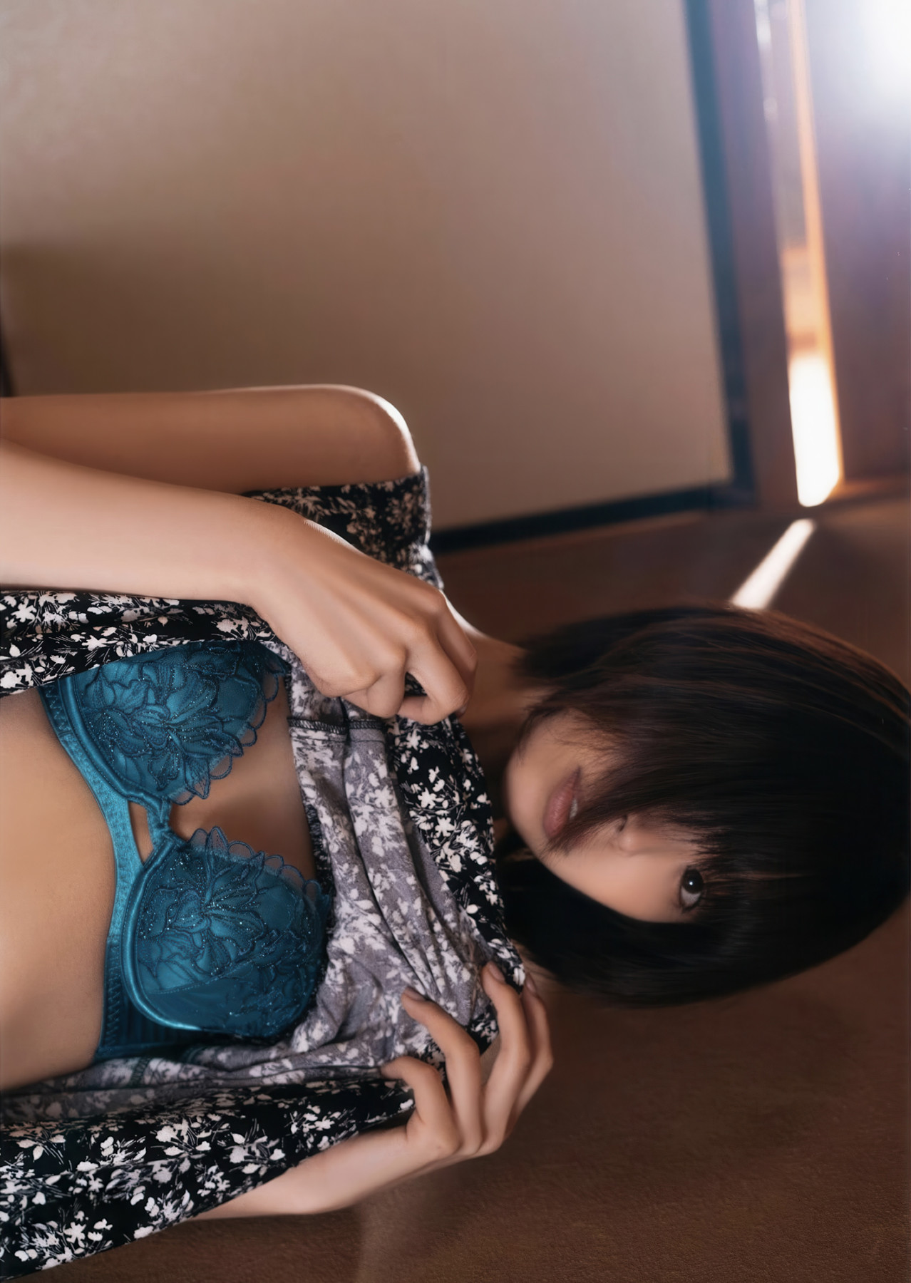 Tsugu Manaka 真中つぐ, 写真集 恋愛情緒 Wunder puglishing house Set.03