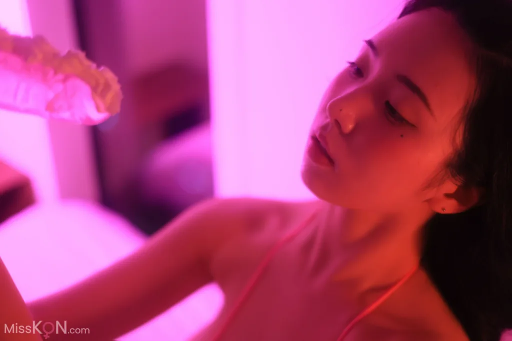 Yeon Woo (연우)_ TOY
