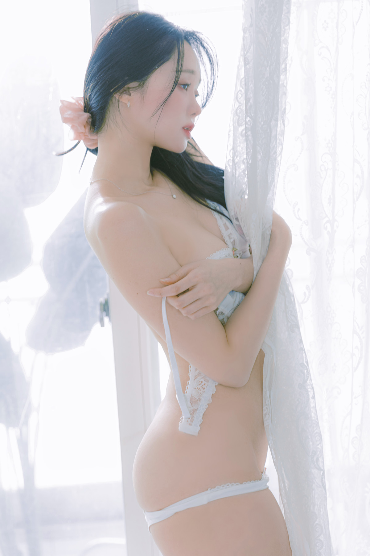 Inah 이나, PhotoBook 「Blooming Day」 Set.02