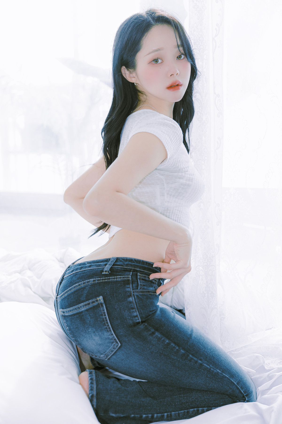 Inah 이나, PhotoBook 「Blooming Day」 Set.01