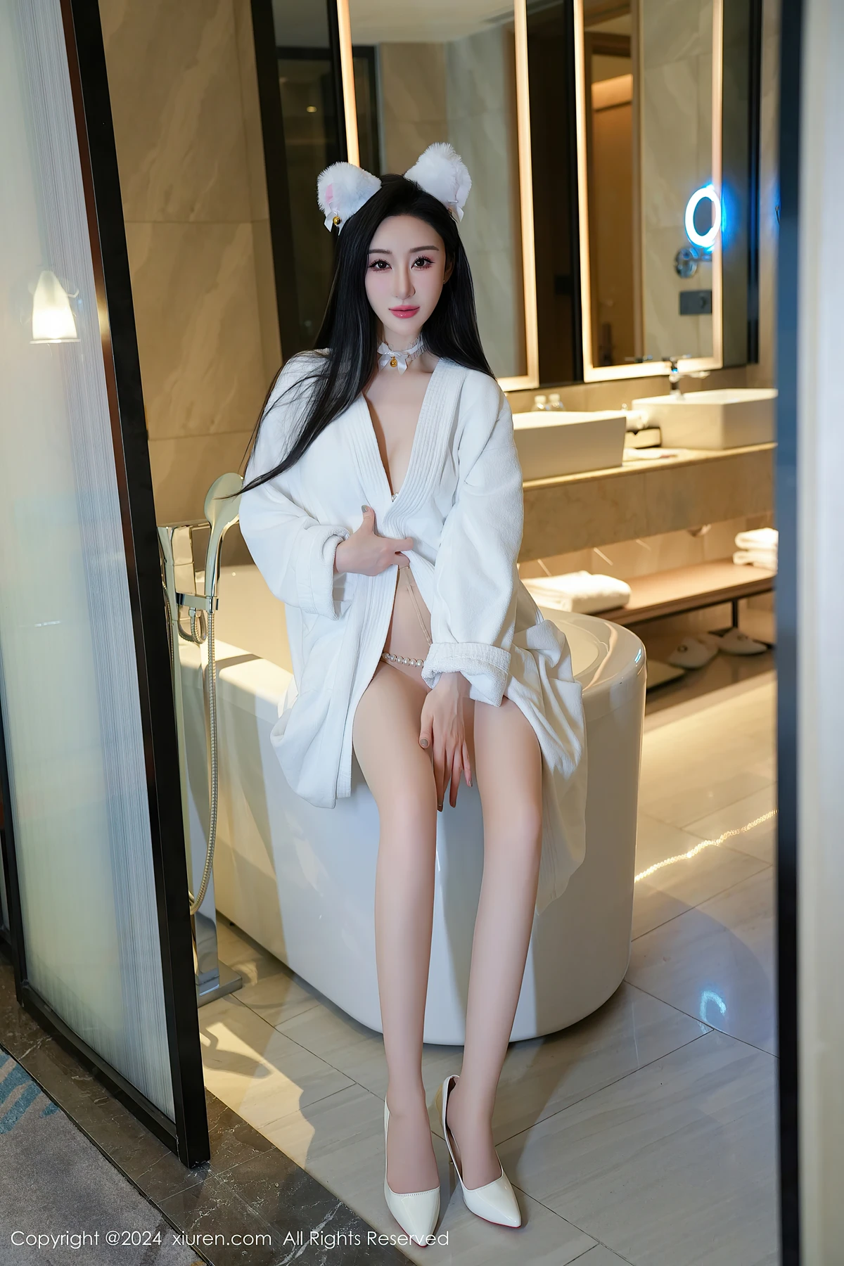 XiuRen秀人网 No.8679 田兮白TianXibai