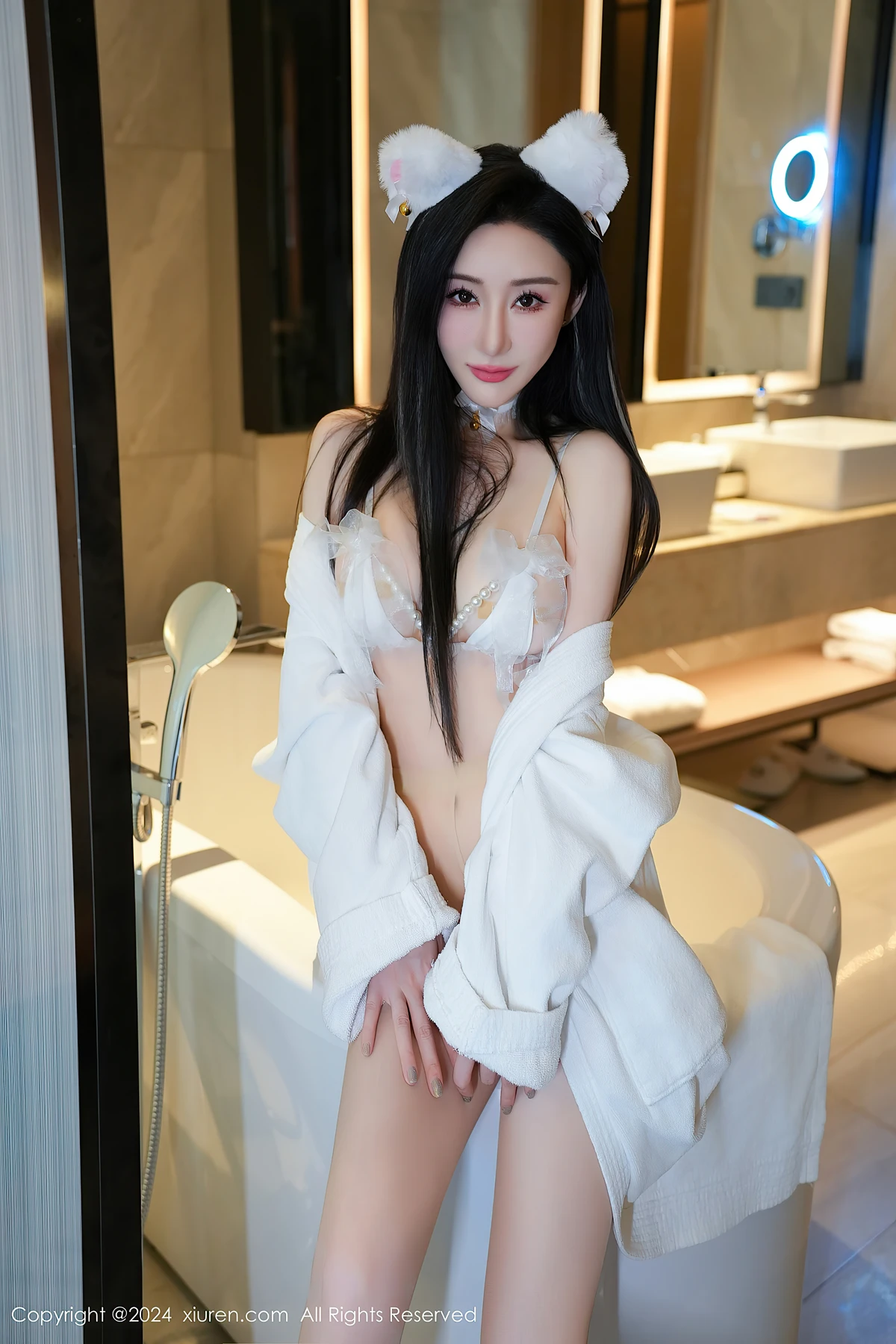 XiuRen秀人网 No.8679 田兮白TianXibai