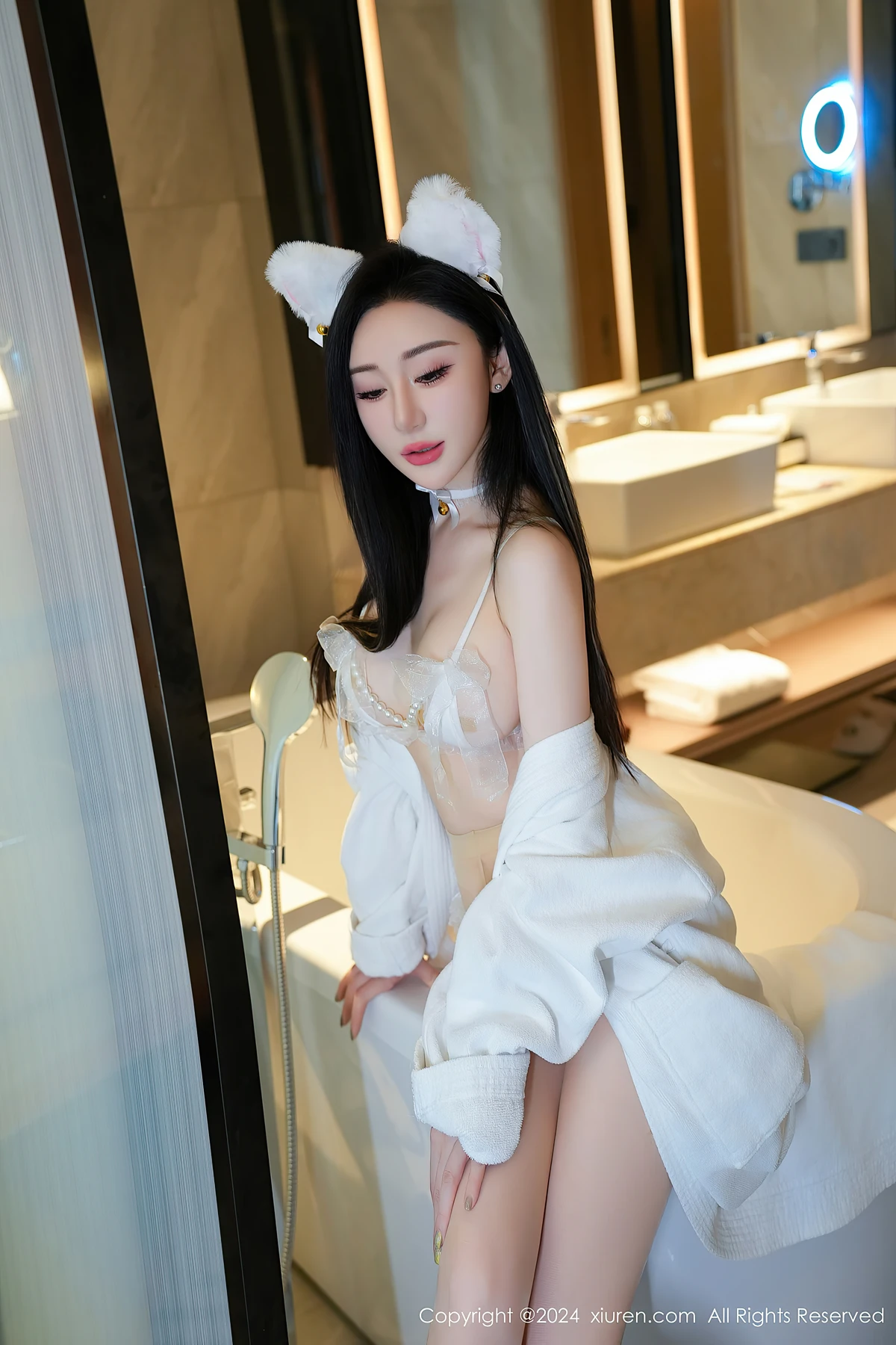 XiuRen秀人网 No.8679 田兮白TianXibai