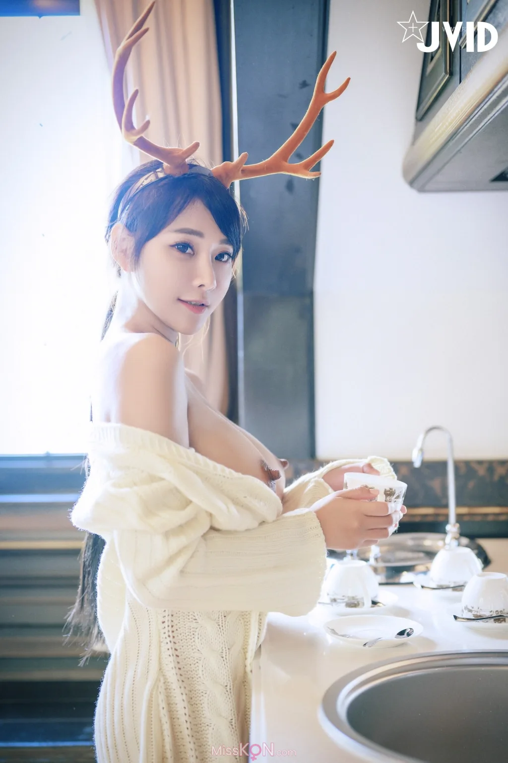 [JVID] Lele 樂樂_【全輯上空無碼】巨乳女神 樂樂－鹿角女孩的報恩！