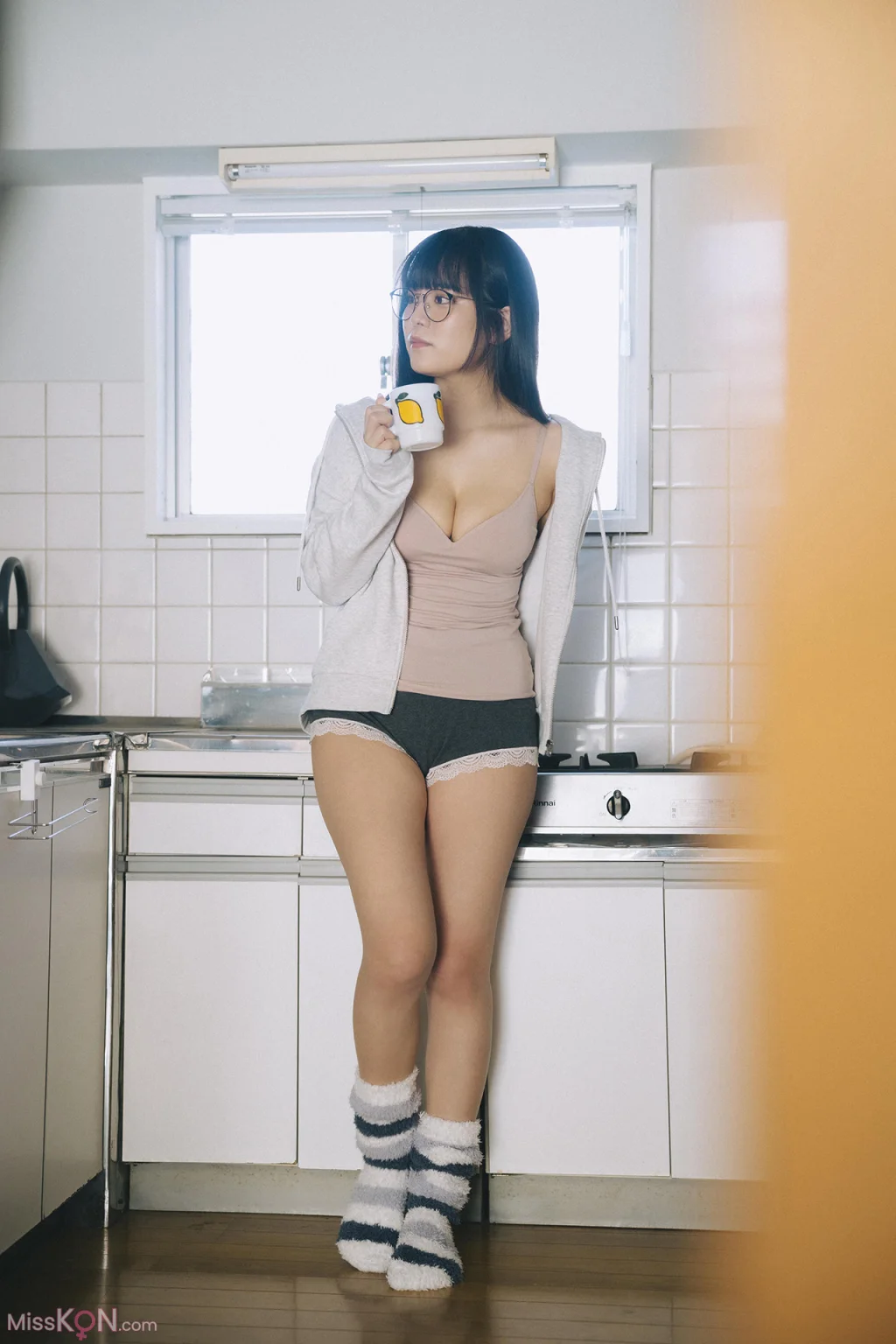 Shinonome Umi (東雲うみ)_ 彼女が部屋でしたいこと (ENTAMEデジタル写真集)