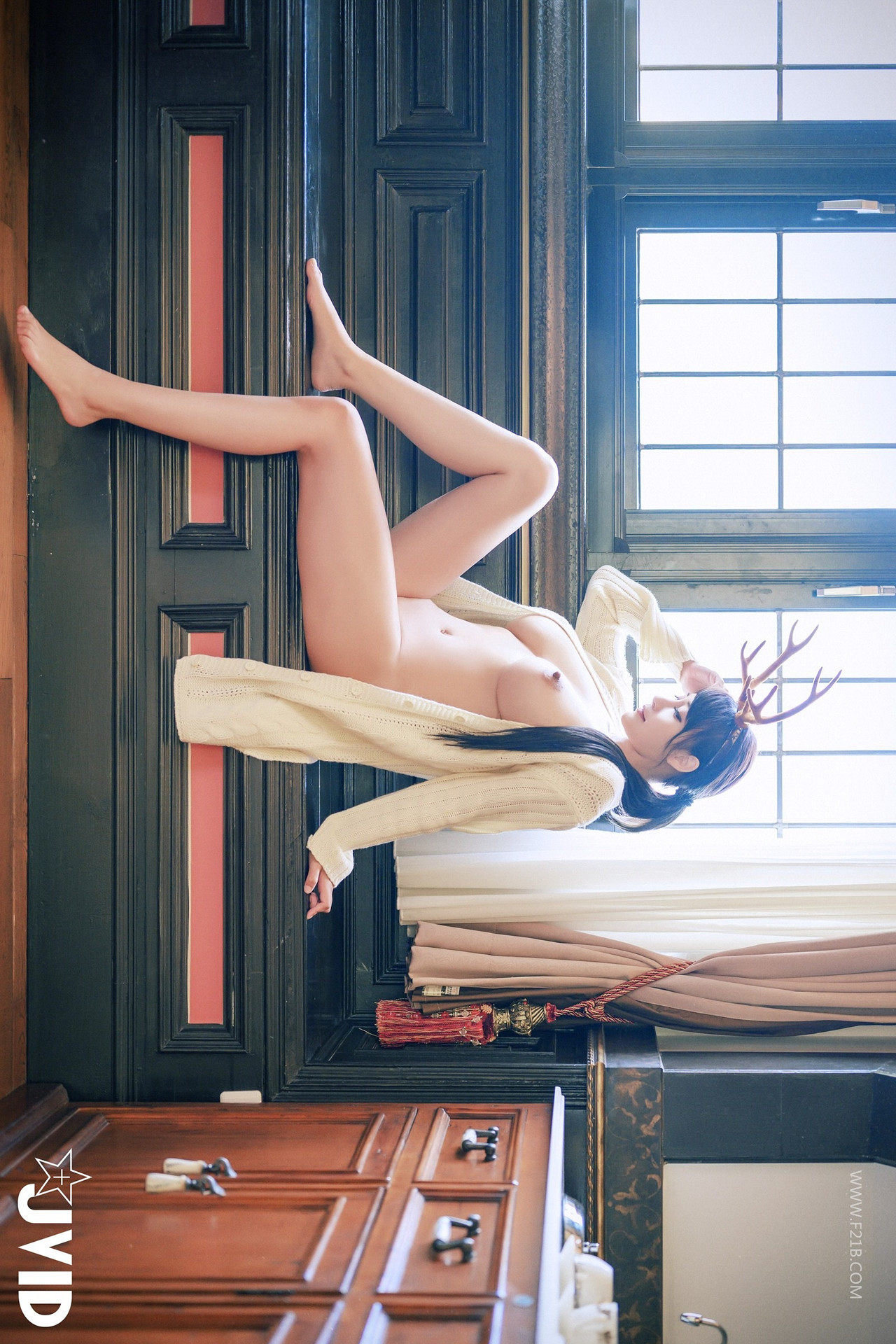 JVID Lele 樂樂 – 全輯上空無碼 巨乳女神 樂樂－鹿角女孩的報恩！ Set.01