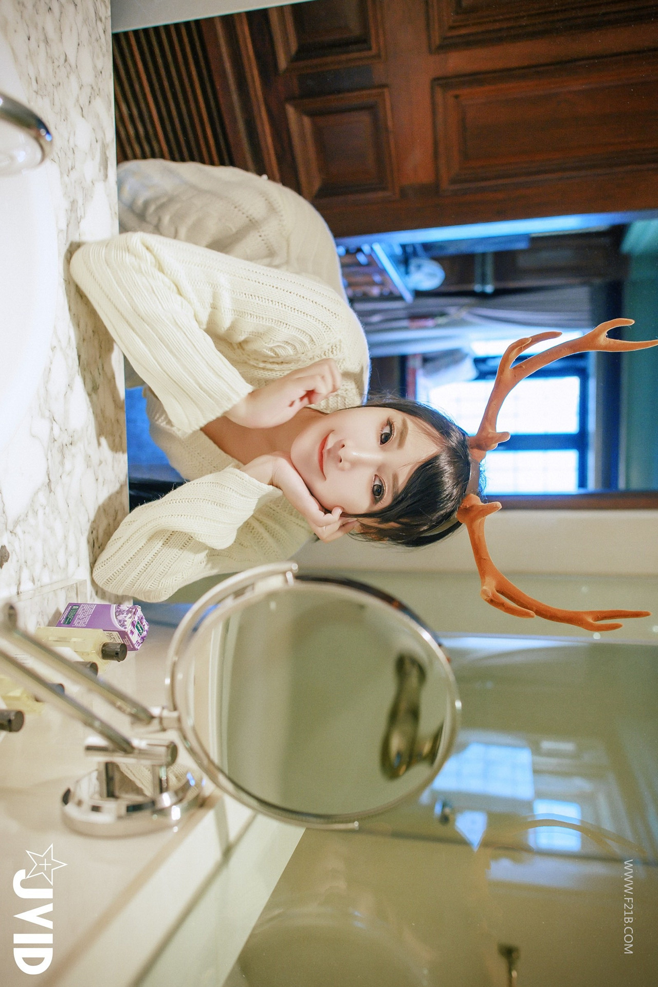 JVID Lele 樂樂 – 全輯上空無碼 巨乳女神 樂樂－鹿角女孩的報恩！ Set.01