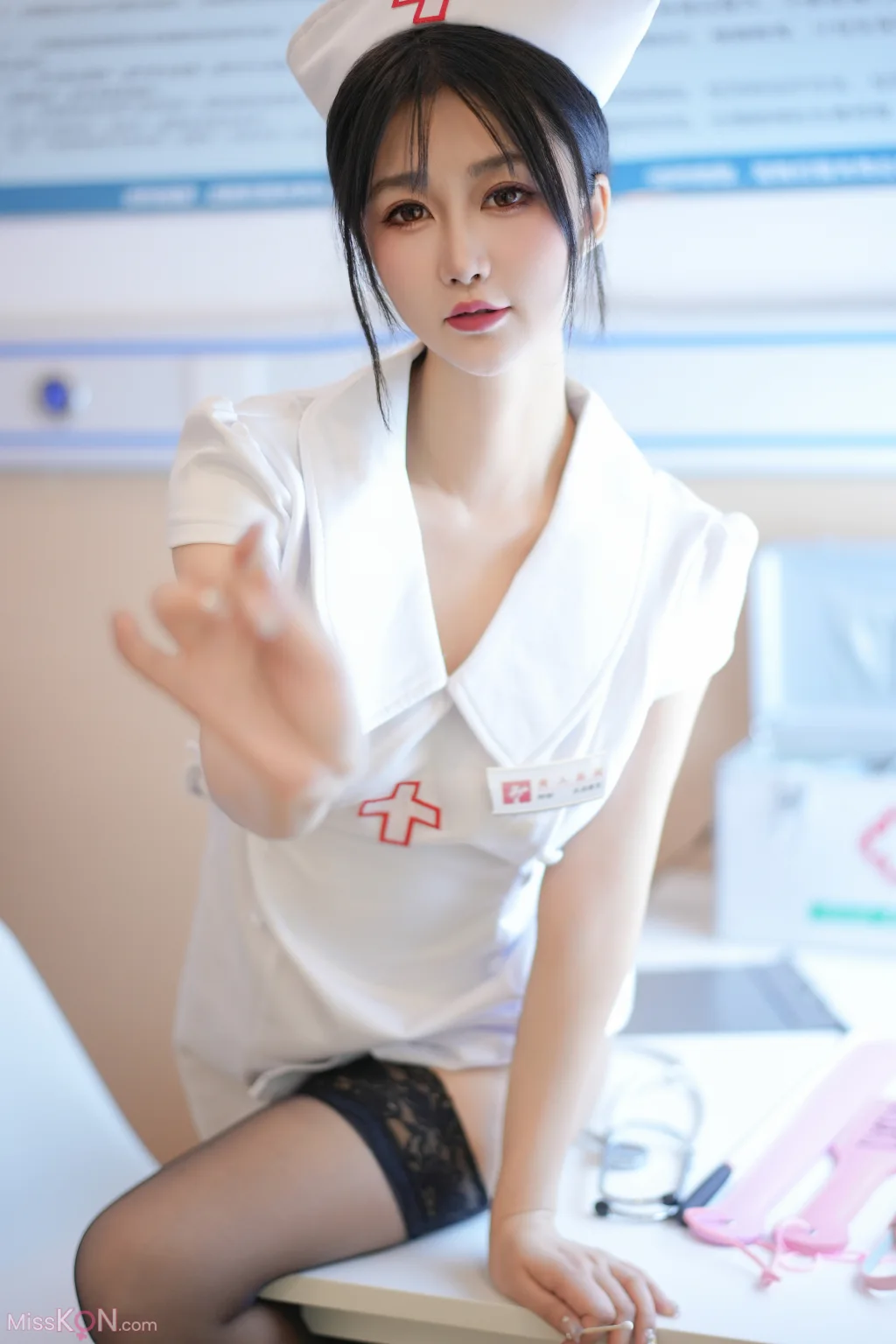 [XR Uncensored] laura阿姣_ R18 秀人网模特 VIP医护病房