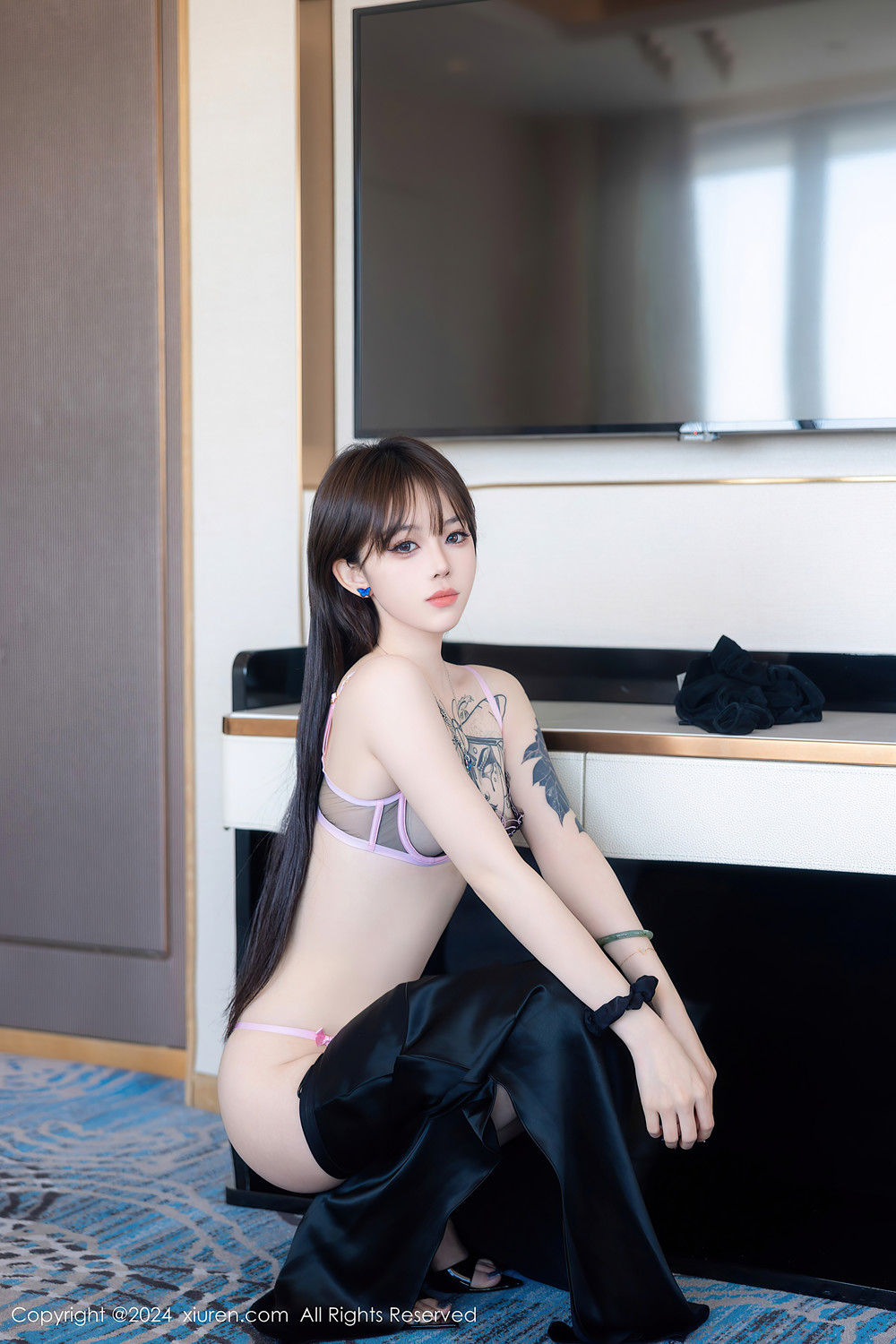 XiuRen秀人网 No.8661 奶瓶土肥圆NaiPingTuFeiYuan