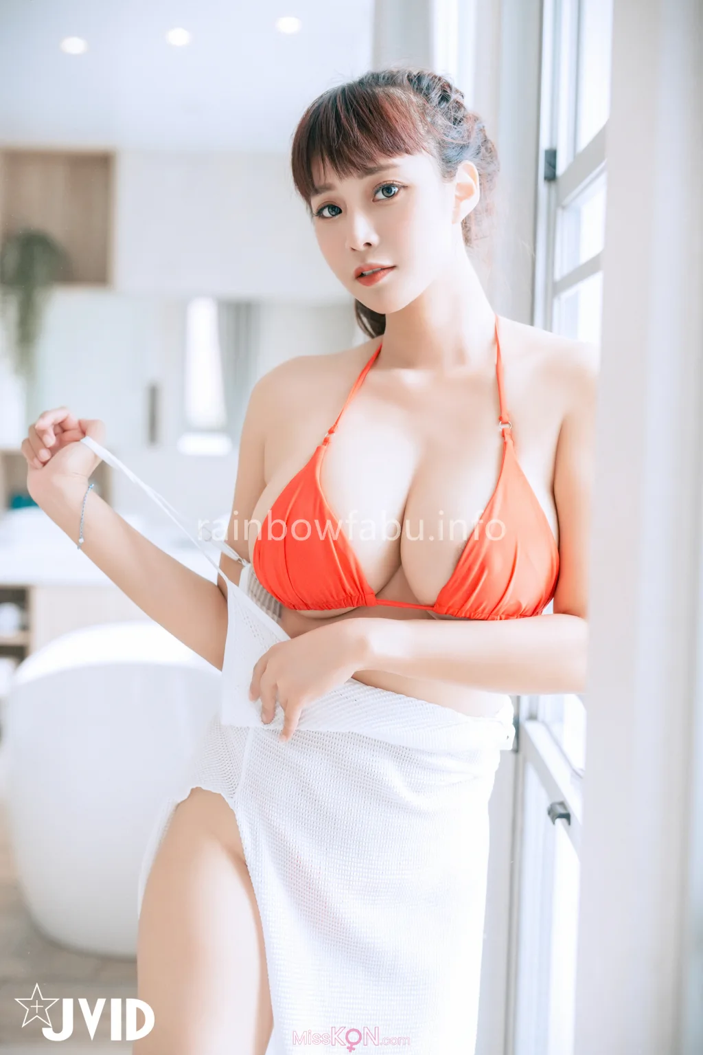 [JVID] Lele 樂樂_ 濕身露出豪乳 開腿露鮑 誘惑丈夫下屬😈後入猛撞 暴力巨乳搖晃🎬淫蕩人妻濕身誘惑