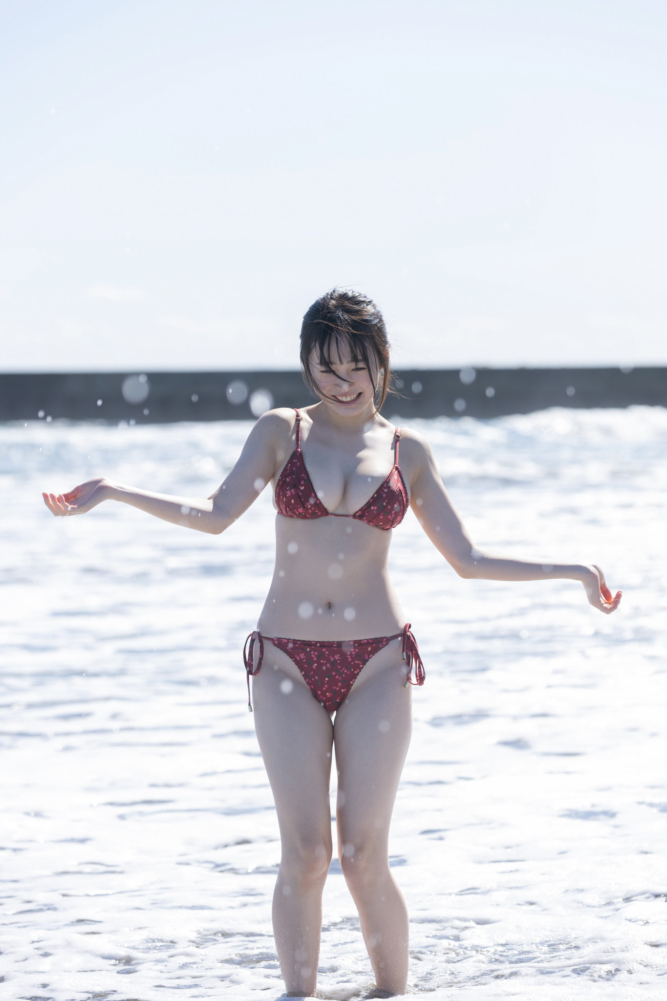 Miu Shirahama 白濱美兎, FRIDAYデジタル写真集 「ぎゅってして Vol.1」 Set.01