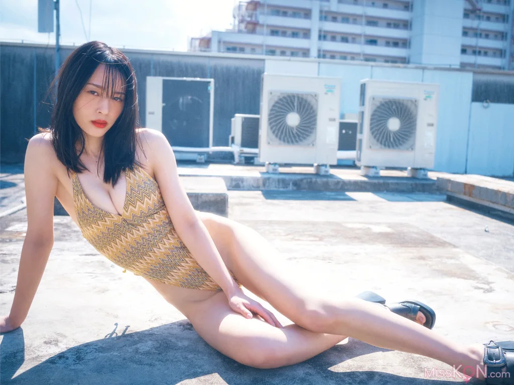 Misaki Jinbu (神部美咲)_ FLASHデジタル写真集 『ここだけの話 Vol.2』